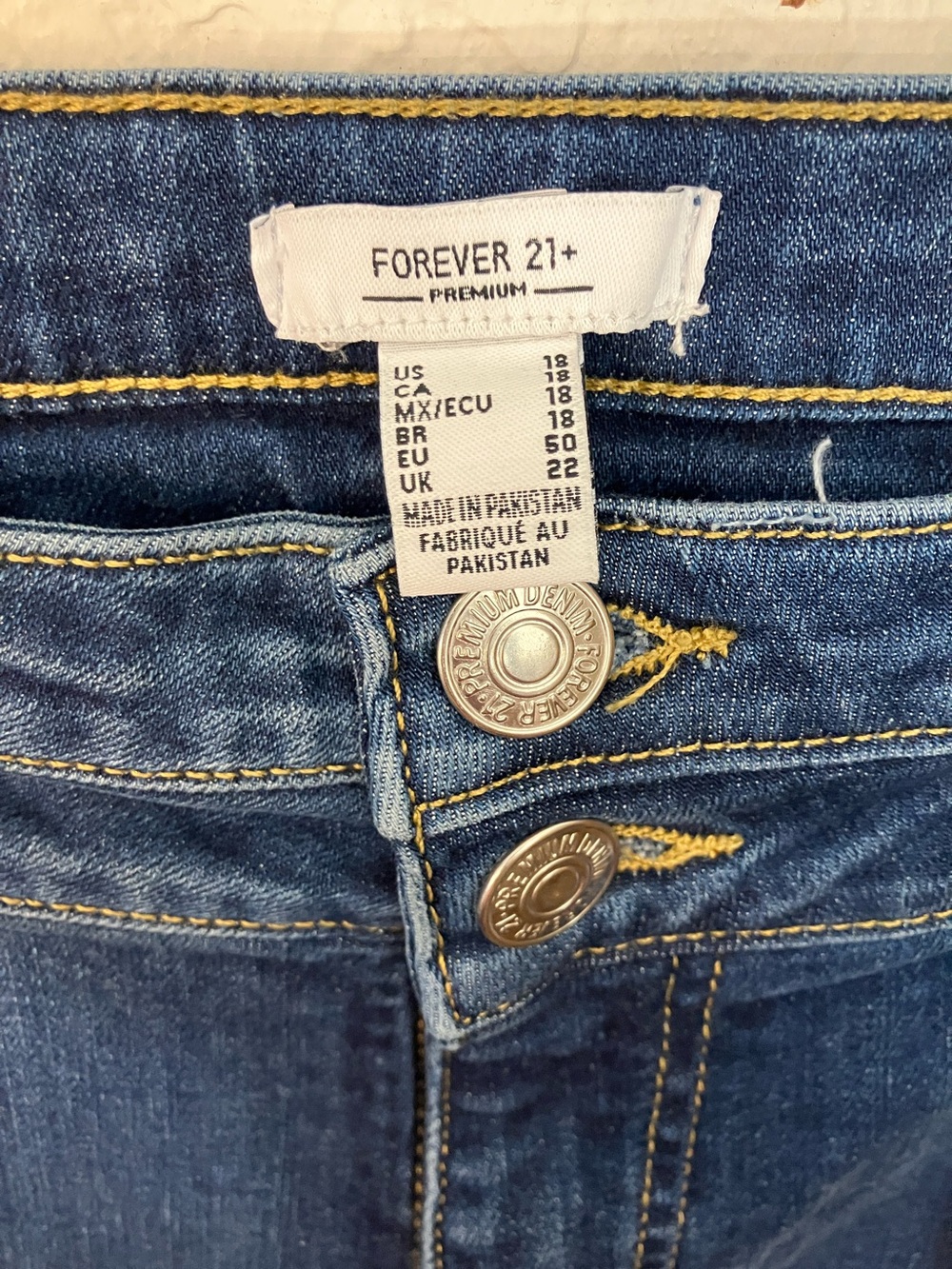 Forever 21 NWT Bootcut Jeans in Dark Blue - Picture 3 of 12